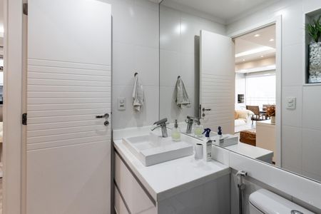 Apartamento à venda com 83m², 2 quartos e 2 vagasBanheiro do Corredor