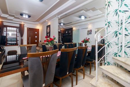 Casa à venda com 150m², 3 quartos e 2 vagasSala