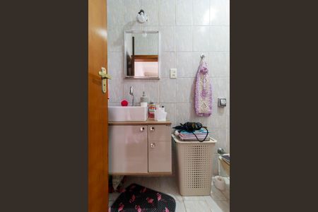 Casa à venda com 150m², 3 quartos e 2 vagasSuíte 1 - Banheiro