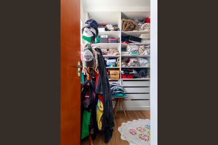 Casa à venda com 150m², 3 quartos e 2 vagasSuíte 2 - Closet