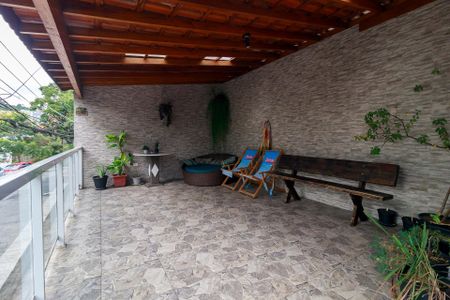 Casa à venda com 150m², 3 quartos e 2 vagasTerraço