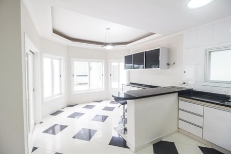 Casa de condomínio à venda com 436m², 4 quartos e 8 vagasCozinha