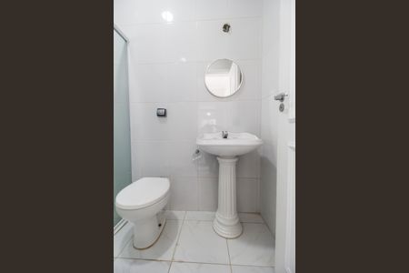 Casa de condomínio à venda com 436m², 4 quartos e 8 vagasBanheiro de serviço