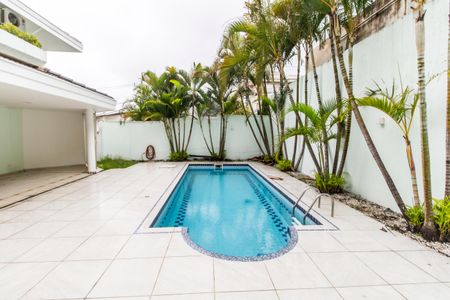 Casa de condomínio à venda com 436m², 4 quartos e 8 vagasPiscina