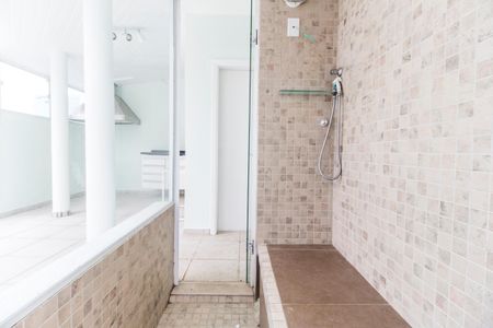 Casa de condomínio à venda com 436m², 4 quartos e 8 vagasSaúna