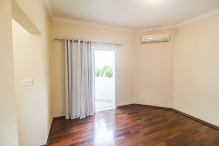 Casa de condomínio à venda com 436m², 4 quartos e 8 vagasSuíte