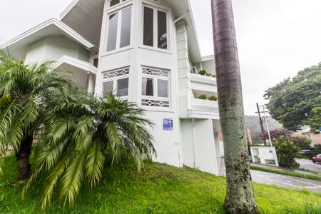 Casa de condomínio à venda com 436m², 4 quartos e 8 vagasVista da Rua