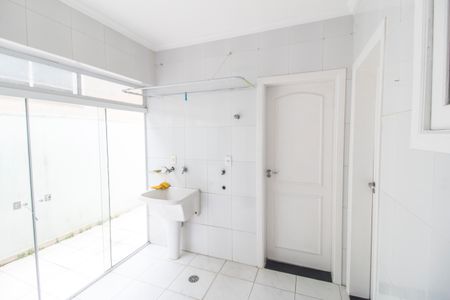 Casa de condomínio à venda com 436m², 4 quartos e 8 vagasÁrea de Serviço