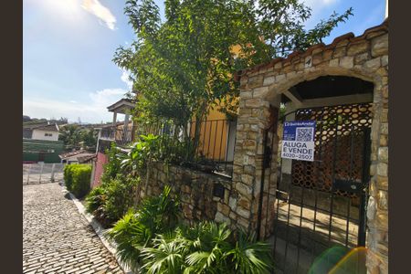 Casa de condomínio à venda com 87m², 2 quartos e 1 vaga Casa de condomínio à venda com 87m², 2 quartos e 1 vagaPlaca