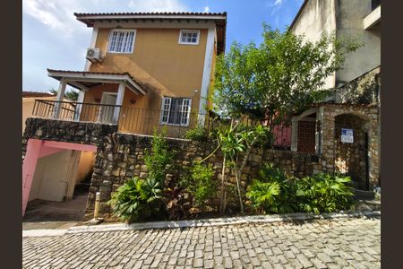 Casa de condomínio à venda com 87m², 2 quartos e 1 vaga Casa de condomínio à venda com 87m², 2 quartos e 1 vagaFrente da casa