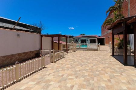 Casa para alugar com 180m², 4 quartos e 4 vagas Casa para alugar com 180m², 4 quartos e 4 vagasÁrea Externa