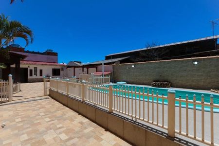 Casa para alugar com 180m², 4 quartos e 4 vagas Casa para alugar com 180m², 4 quartos e 4 vagasÁrea Externa