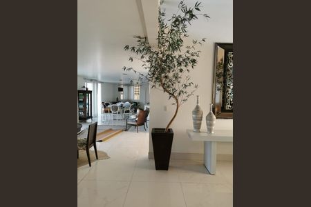 Casa para alugar com 5 quartos, 300m² em Pituaçu, Salvador