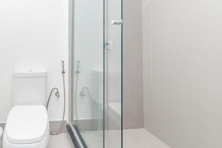 Banheiro  de apartamento para alugar com 1 quarto, 38m² em Bela Vista, Porto Alegre