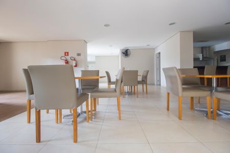 Apartamento para alugar com 98m², 2 quartos e 2 vagasÁrea comum - Salão de festas