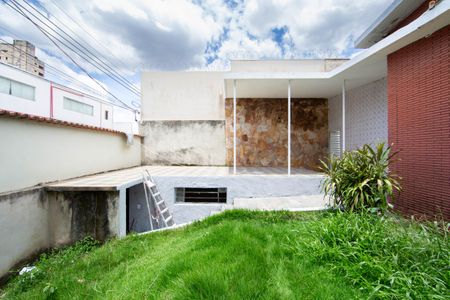 Casa à venda com 220m², 3 quartos e 1 vagaAREA EXTERNA