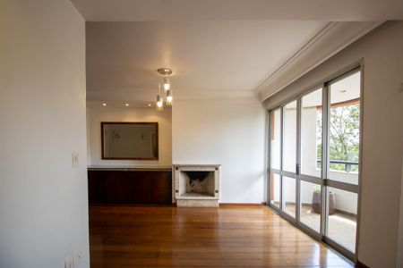 Sala de apartamento à venda com 4 quartos, 140m² em Vila Morse, São Paulo