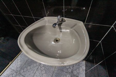 Casa para alugar com 180m², 2 quartos e 2 vagasBanheiro da Suíte