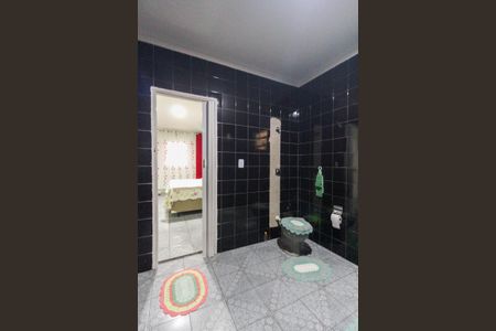 Casa para alugar com 180m², 2 quartos e 2 vagasBanheiro da Suíte