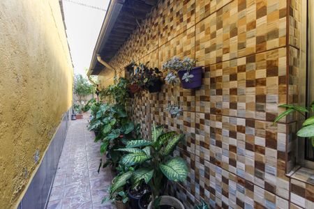 Casa para alugar com 180m², 2 quartos e 2 vagasCorredor Externo