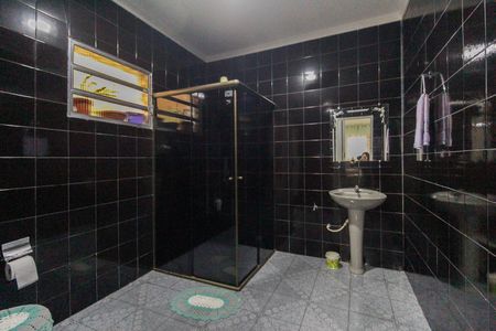 Casa para alugar com 180m², 2 quartos e 2 vagasBanheiro da Suíte