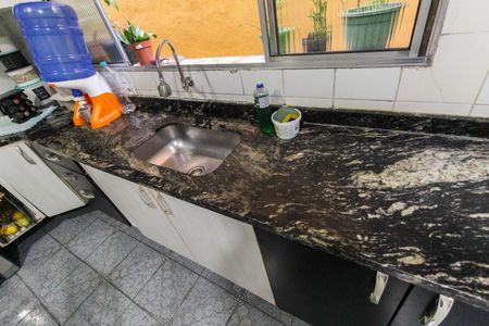 Casa para alugar com 180m², 2 quartos e 2 vagasCozinha