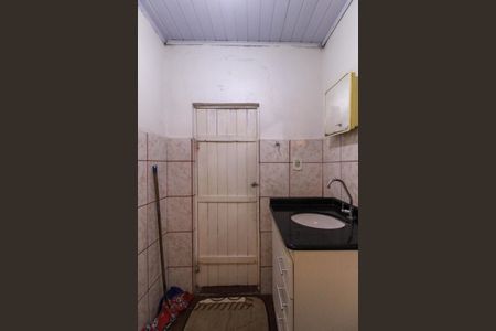 Casa para alugar com 180m², 2 quartos e 2 vagasBanheiro Social