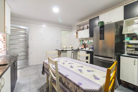 Casa para alugar com 180m², 2 quartos e 2 vagasCozinha