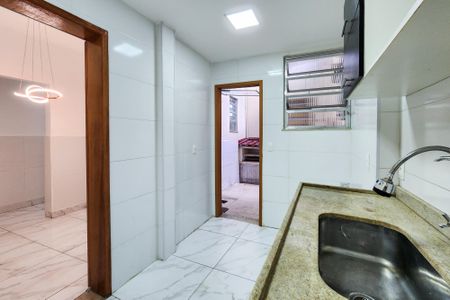 Apartamento para alugar com 83m², 3 quartos e sem vagaCozinha 