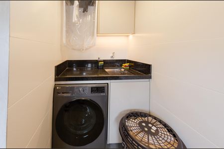 Apartamento à venda com 74m², 2 quartos e 2 vagas Apartamento à venda com 74m², 2 quartos e 2 vagasÁrea de serviço