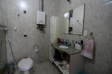 Casa de condomínio para alugar com 240m², 4 quartos e 3 vagasQuarto 4 - Suíte