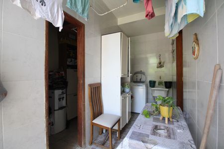 Casa de condomínio para alugar com 240m², 4 quartos e 3 vagasÁrea de Serviço