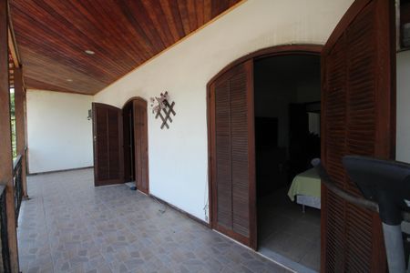 Casa de condomínio para alugar com 240m², 4 quartos e 3 vagasQuarto 2 e 3 - Varanda