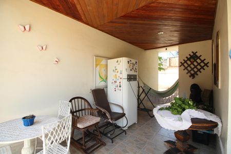 Casa de condomínio para alugar com 240m², 4 quartos e 3 vagasVaranda