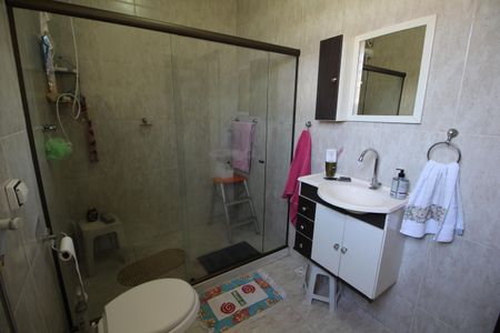 Casa de condomínio para alugar com 240m², 4 quartos e 3 vagasQuarto 3 - Suíte