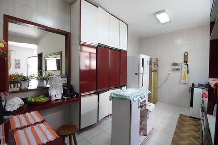 Casa de condomínio para alugar com 240m², 4 quartos e 3 vagasCozinha