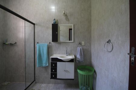 Casa de condomínio para alugar com 240m², 4 quartos e 3 vagasBanheiro Social