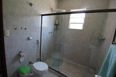 Casa de condomínio para alugar com 240m², 4 quartos e 3 vagasBanheiro Social