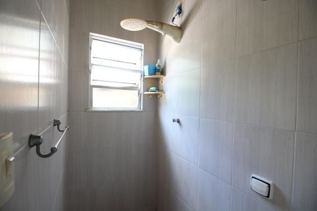 Casa de condomínio para alugar com 240m², 4 quartos e 3 vagasBanheiro de Serviço