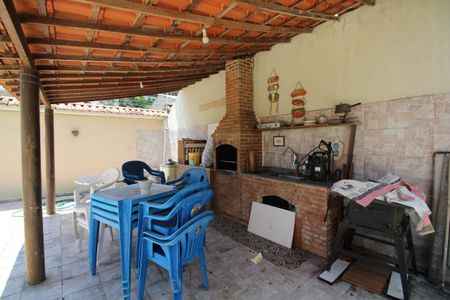 Casa de condomínio para alugar com 240m², 4 quartos e 3 vagasChurrasqueira