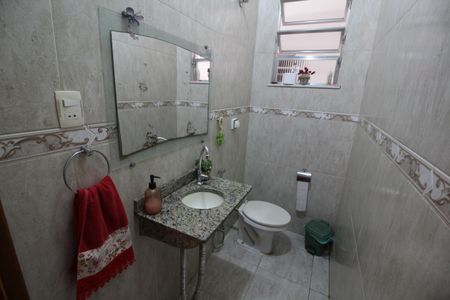 Casa de condomínio para alugar com 240m², 4 quartos e 3 vagasLavabo
