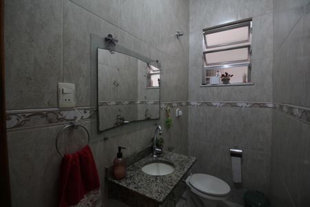 Casa de condomínio para alugar com 240m², 4 quartos e 3 vagasLavabo