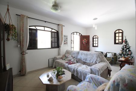 Sala de casa de condomínio para alugar com 4 quartos, 240m² em Taquara, Rio de Janeiro