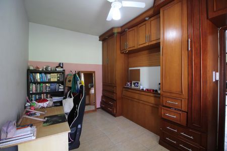 Casa de condomínio para alugar com 240m², 4 quartos e 3 vagasQuarto 4