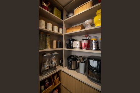 Apartamento à venda com 208m², 4 quartos e 4 vagas Apartamento à venda com 208m², 4 quartos e 4 vagasDISPENSA