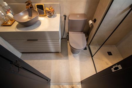 Apartamento à venda com 208m², 4 quartos e 4 vagas Apartamento à venda com 208m², 4 quartos e 4 vagasBANHEIRO DA SUITE 2