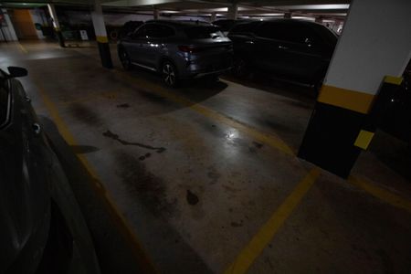 Apartamento à venda com 208m², 4 quartos e 4 vagas Apartamento à venda com 208m², 4 quartos e 4 vagasGARAGEM 3 e 4