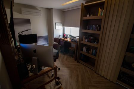 Apartamento à venda com 208m², 4 quartos e 4 vagas Apartamento à venda com 208m², 4 quartos e 4 vagasESCRITÓRIO COBERTURA