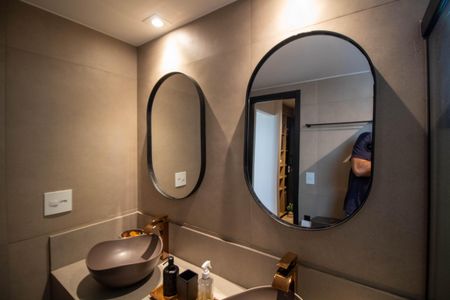 Apartamento à venda com 208m², 4 quartos e 4 vagas Apartamento à venda com 208m², 4 quartos e 4 vagasBANHEIRO DA SUITE 1