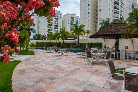 Apartamento à venda com 208m², 4 quartos e 4 vagas Apartamento à venda com 208m², 4 quartos e 4 vagasÁREA COMUM - PISCINA